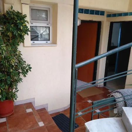 Mare E Monti1 * Kamena Vourla